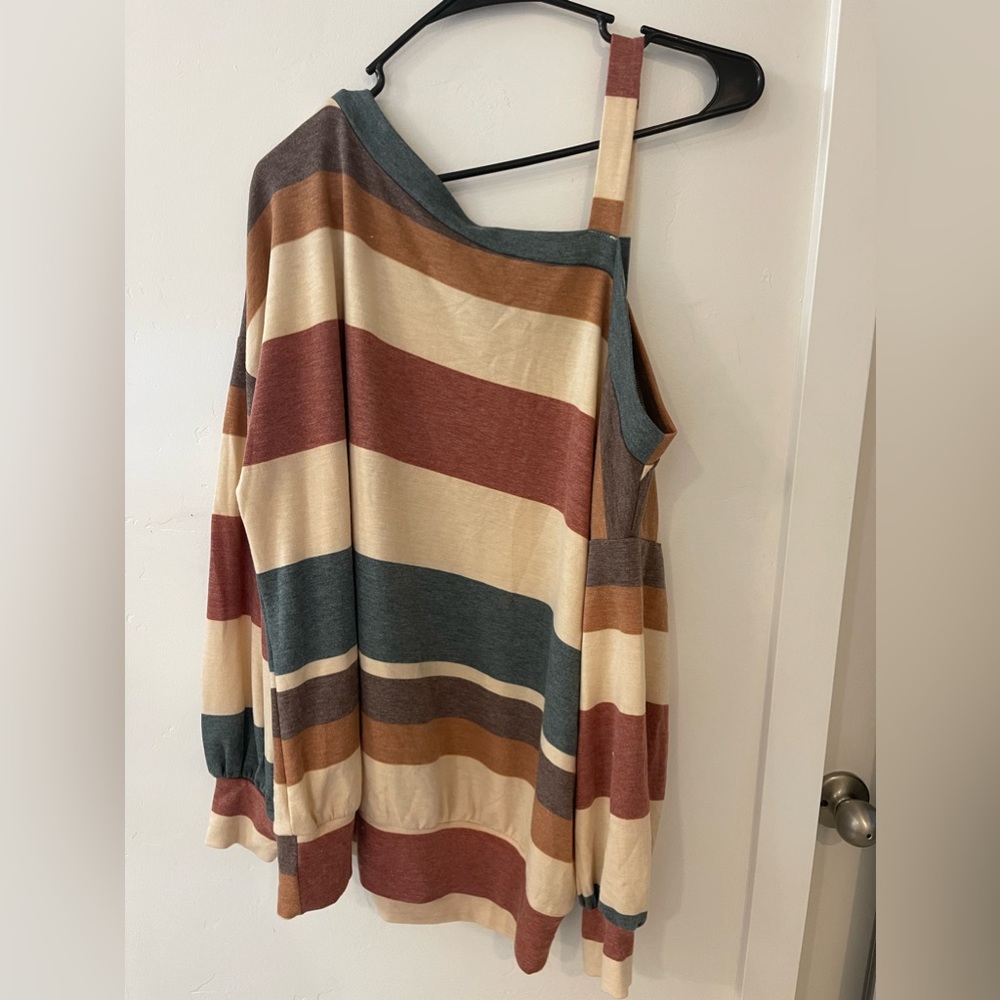 BKE off the should shirt